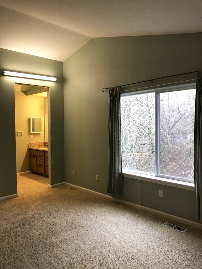 Building Photo - Beautiful 3 Bed + Bonus Room, 2.5 Bath Home!