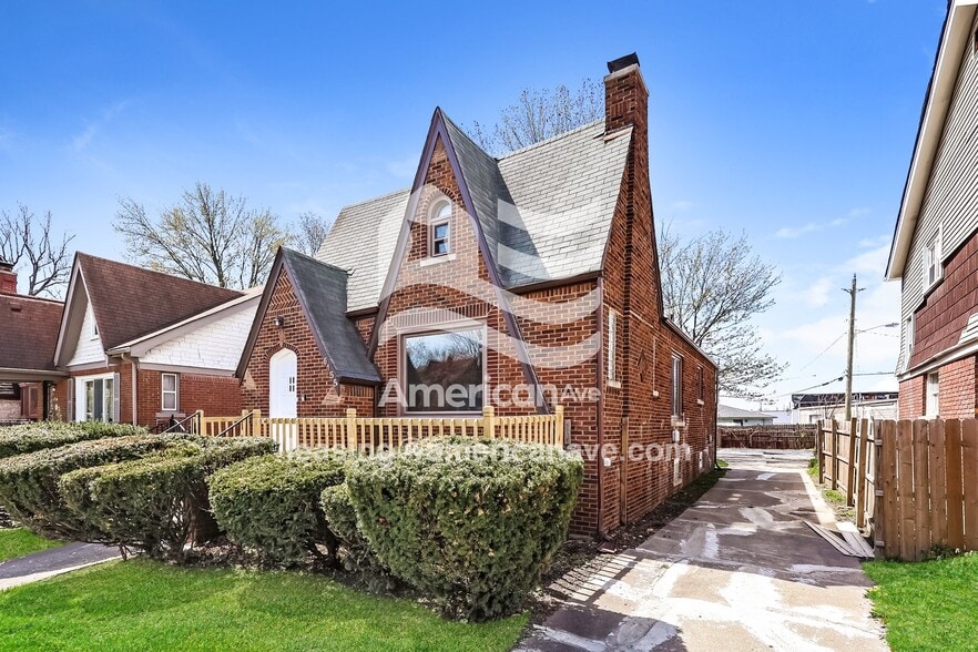 Building Photo - 6155 Yorkshire Rd