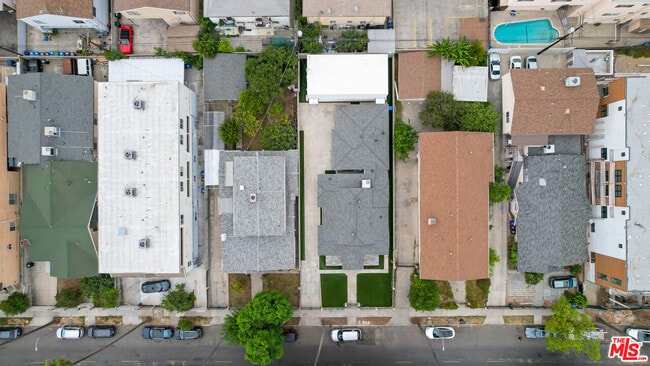 Building Photo - 1537 N Kingsley Dr
