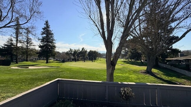 Building Photo - Gorgeous 2BD/2BA, Single-Story TH in Crow Canyon Country Club, Danville- Available NOW!