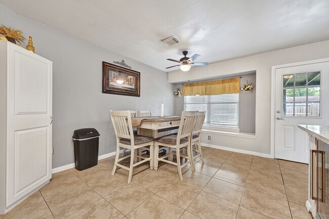 Building Photo - 3902 Cary Creek Dr