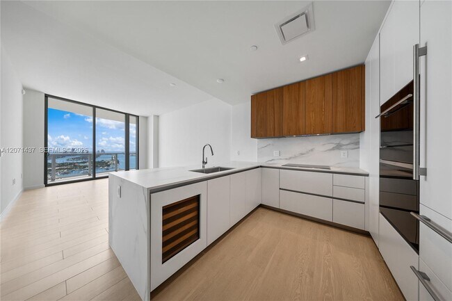 Building Photo - 1400 Biscayne Blvd