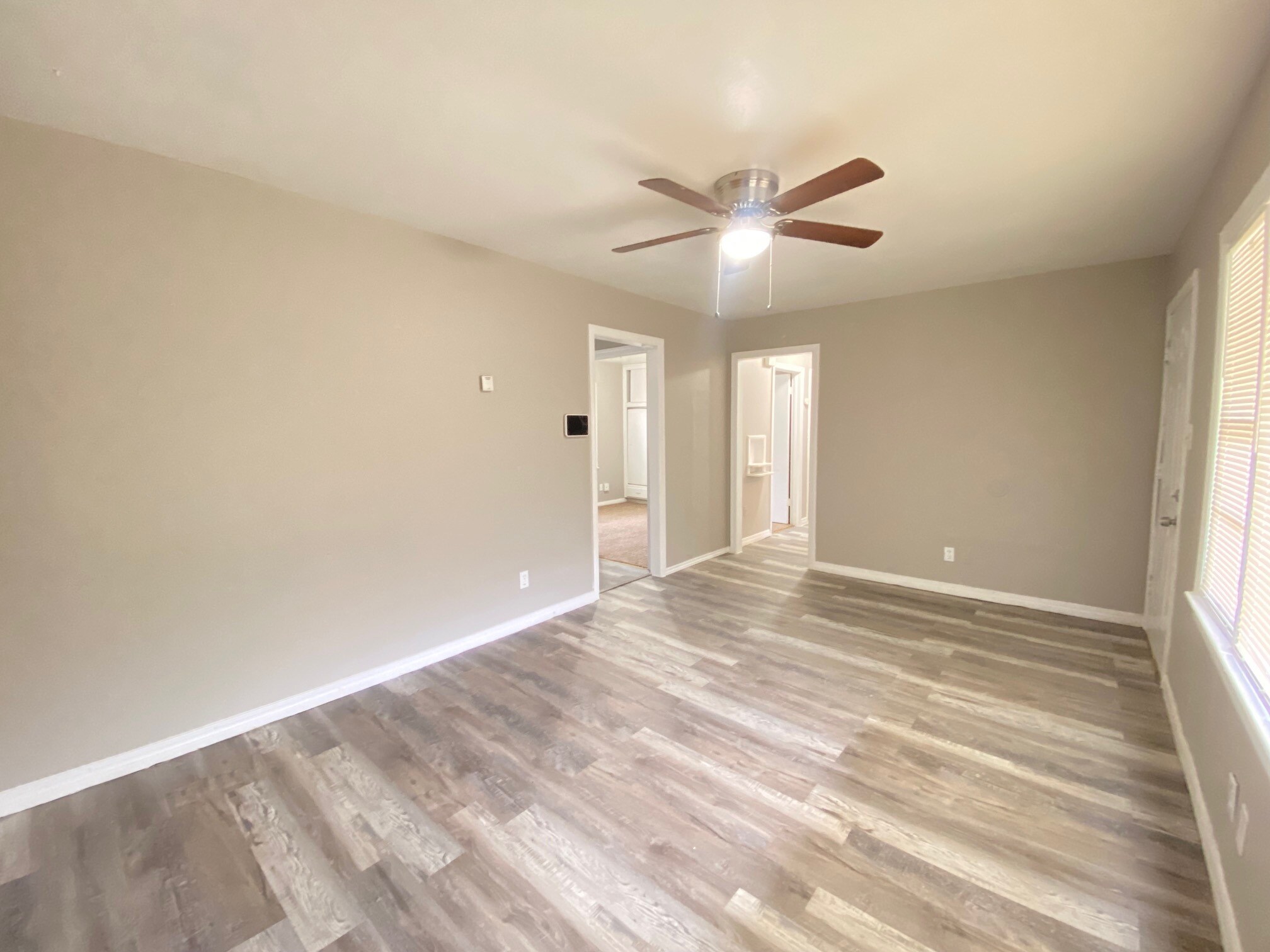 Building Photo - 3712 Woodside Dr