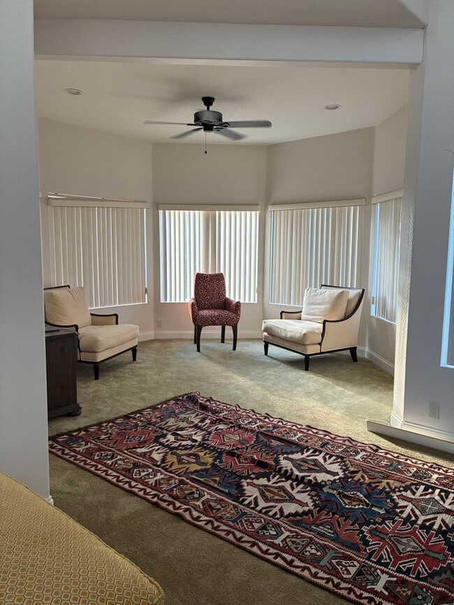 Building Photo - Spacious and Furnished 9 Bedroom House Nea...