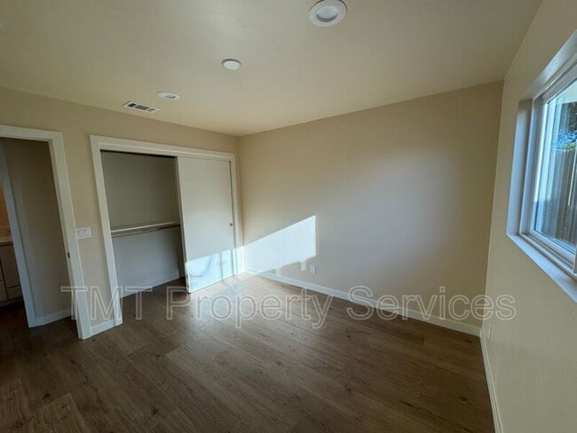 Building Photo - 1339 Newport Ave