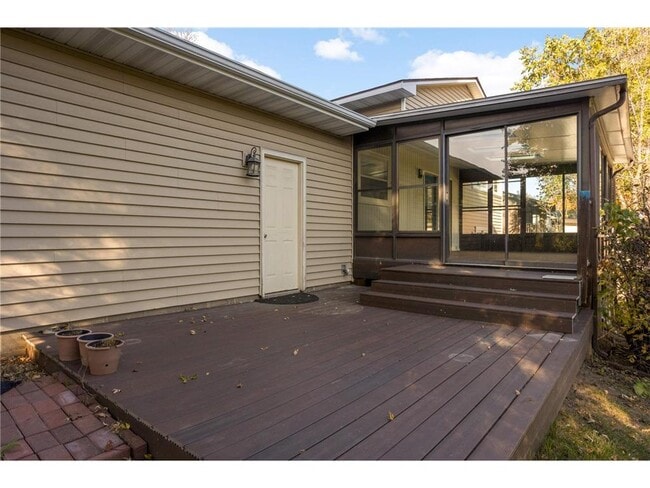 Building Photo - 15625 46th Ave N