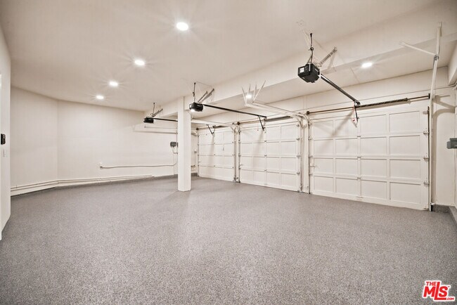 Building Photo - 4324 Park Verdi