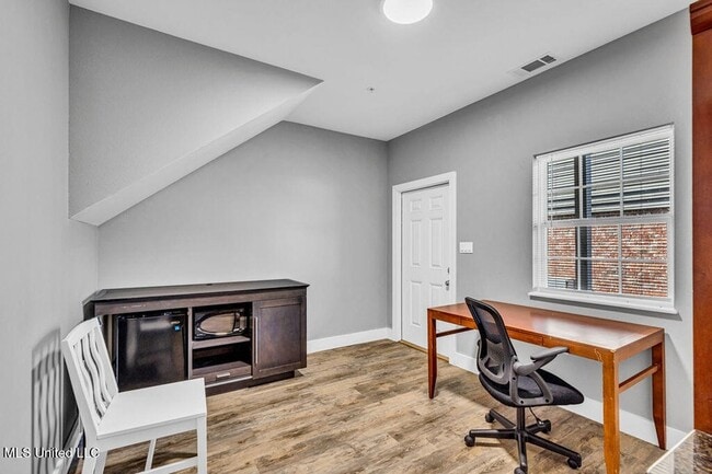 Building Photo - 112 E Orchard Loop