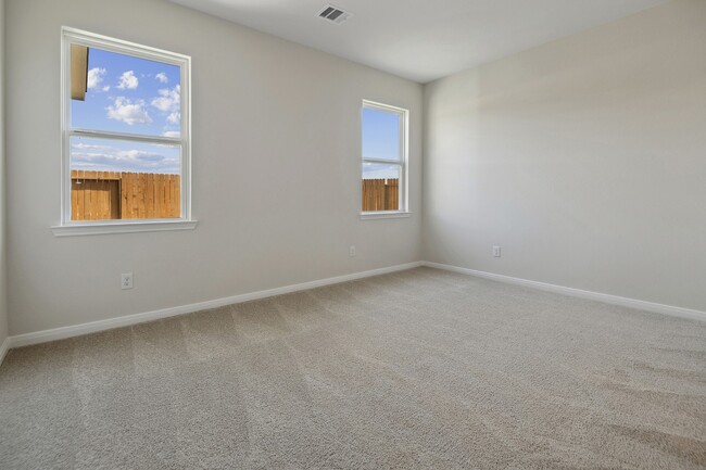 Building Photo - 15814 Berry Hl Dr