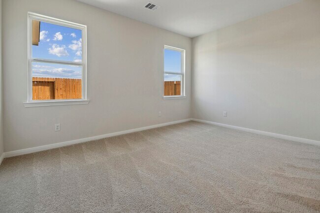 Building Photo - 15858 Berry Hl Dr