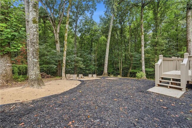 Building Photo - 2530 Wellsley Ln