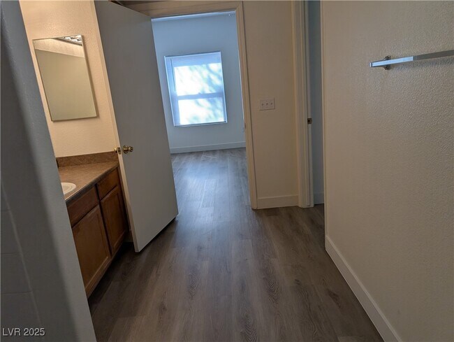 Building Photo - 7255 W Sunset Rd