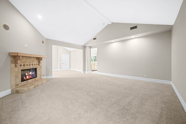 Building Photo - Elegant Dream Escape - Hills of Studio City