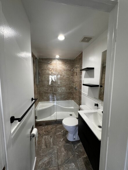 bathroom - 180 Summerfield Ave