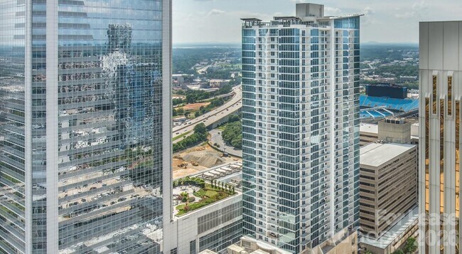 Building Photo - 525 S Church St