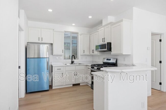 Building Photo - 767 Del Riego Ave