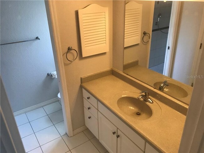 Building Photo - 852 Woodside Rd