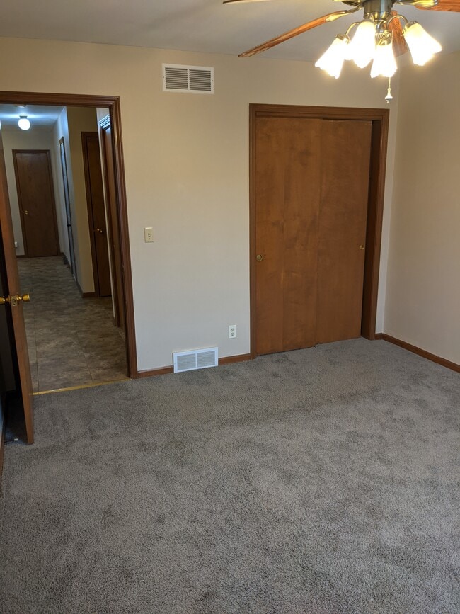 Building Photo - 4338 Pepper Dr
