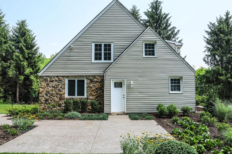 Building Photo - 3981 Willow Creek Dr