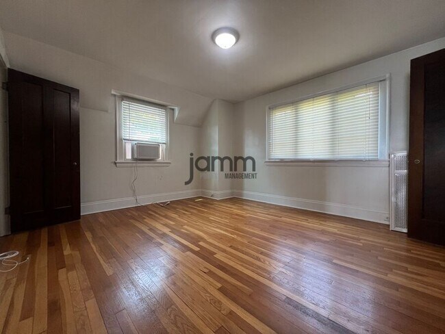 Building Photo - 2551 Charney Rd