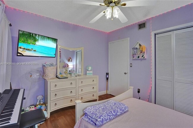 Building Photo - 1490 W 42nd Pl