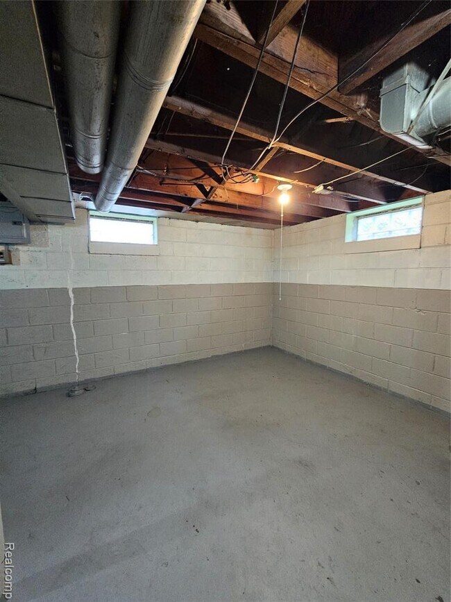 Building Photo - 11764 Beaconsfield St