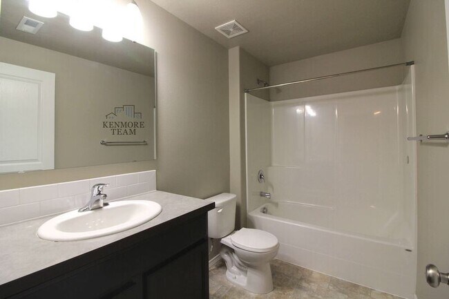 Building Photo - 6814 Crooked River Ct