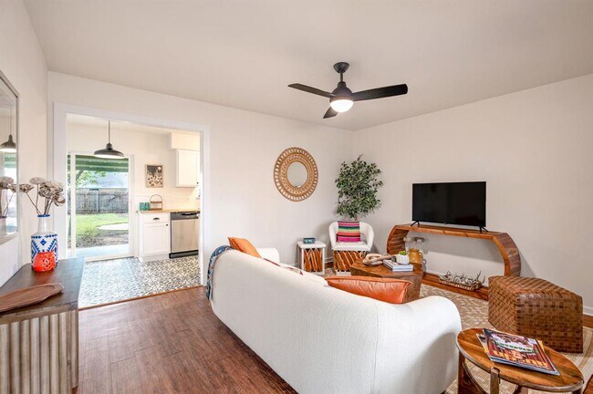 Building Photo - 407 Westmorland Dr
