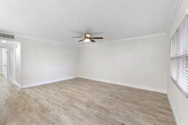 Building Photo - 347 Capri H