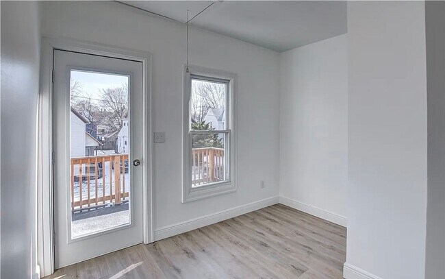 Building Photo - 87th,W.1308
