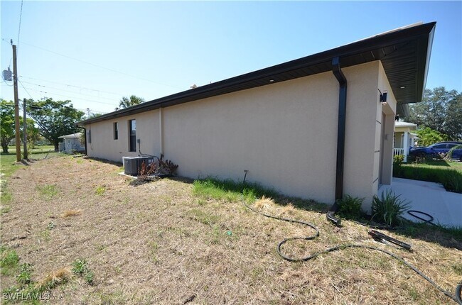 Building Photo - 2132 Barker Blvd