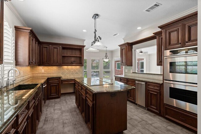 Building Photo - 165 W Shadowpoint Cir