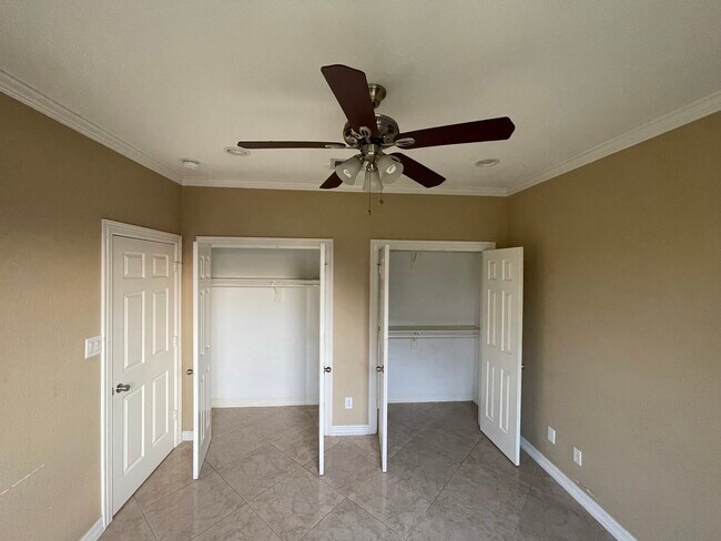 2nd bedroom with additional closet separate for extra space - 600 River Bend Dr