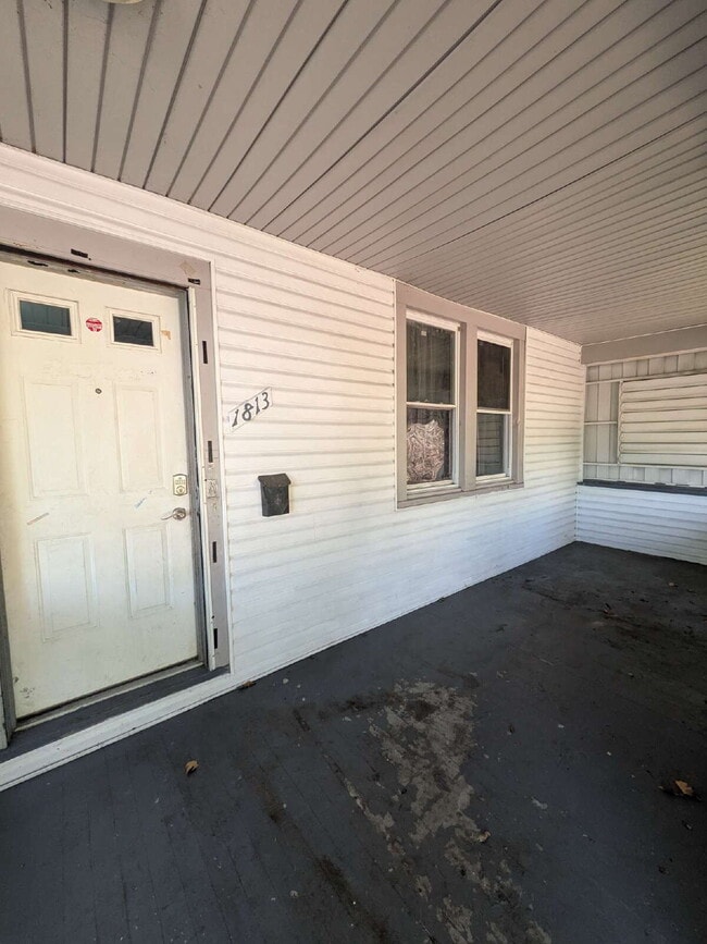 Building Photo - Section 8 approved 3 bed 1 bath home in McKeesport!