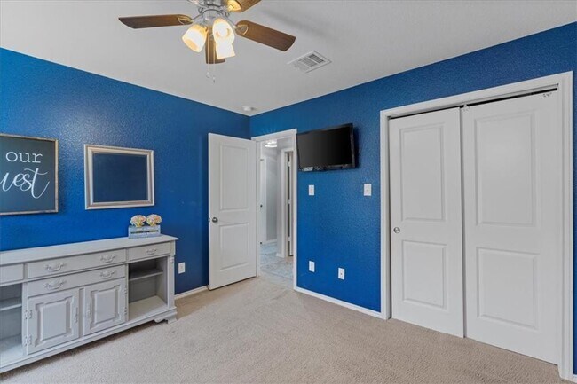 Building Photo - 1104 Hillrose Dr