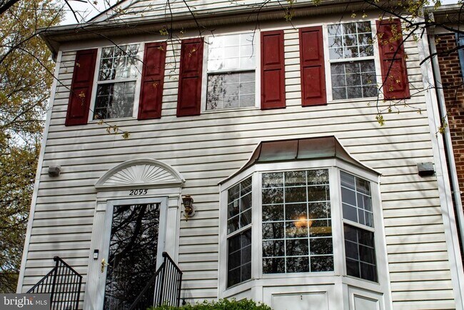 Building Photo - 2095 Pawlet Dr