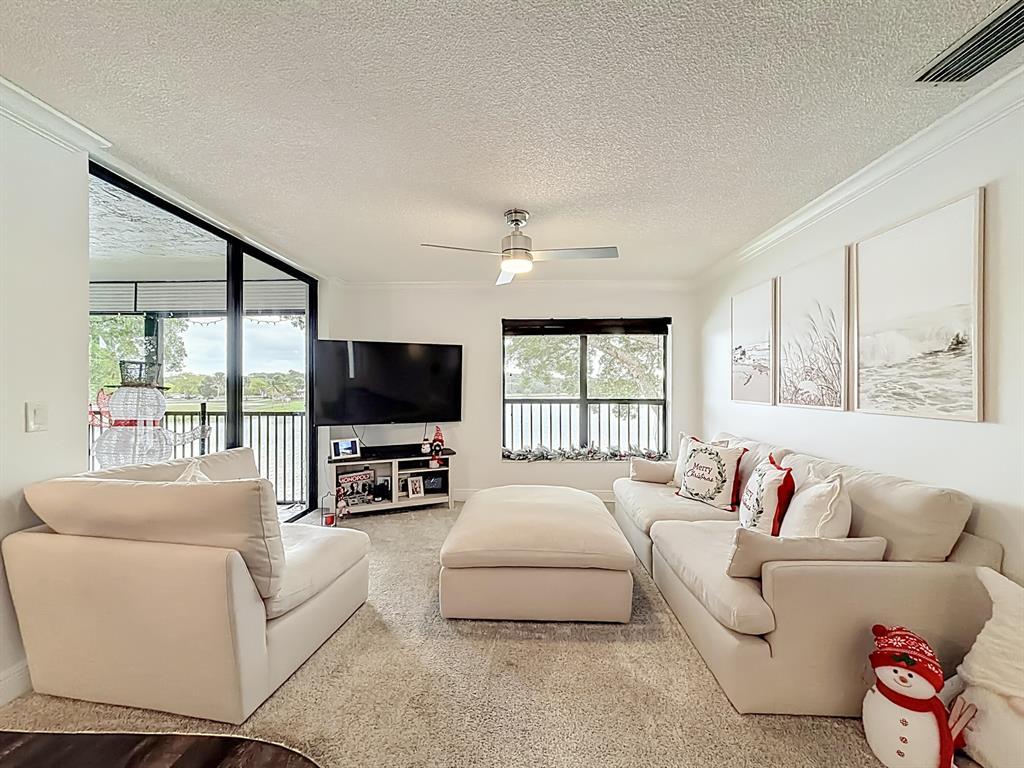 Building Photo - 2846 Carambola Cir S