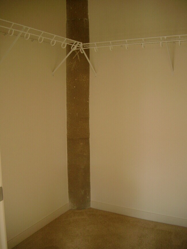Building Photo - 1151 W 14th Pl