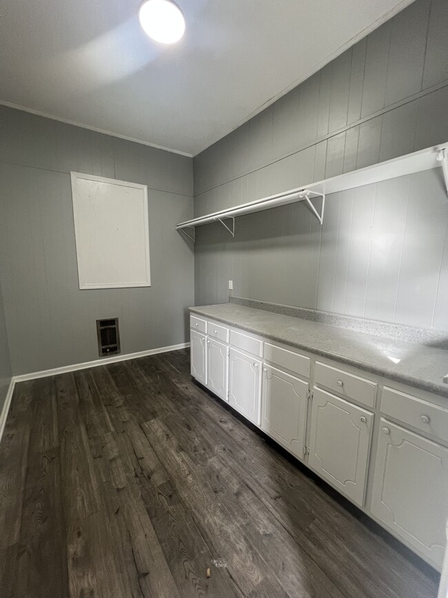 Building Photo - 932 Hatchie Ave