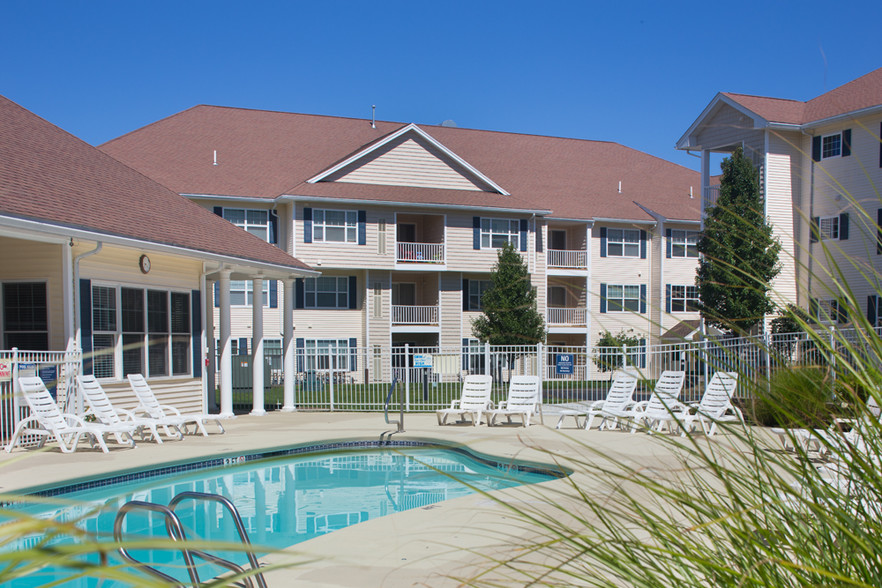 Resort Style Pool & Sundeck - Abbott Landing, LLC