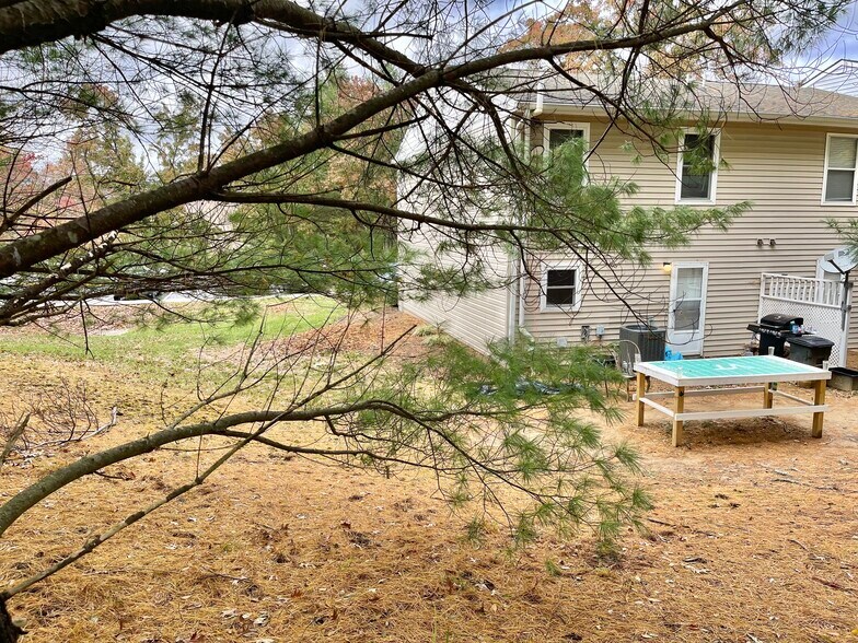 Building Photo - 200 Janie Ln