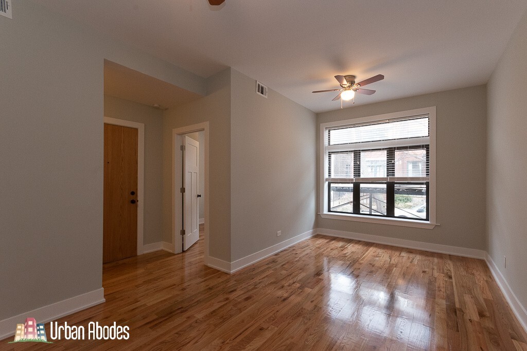 Building Photo - 644 W Oakdale Ave