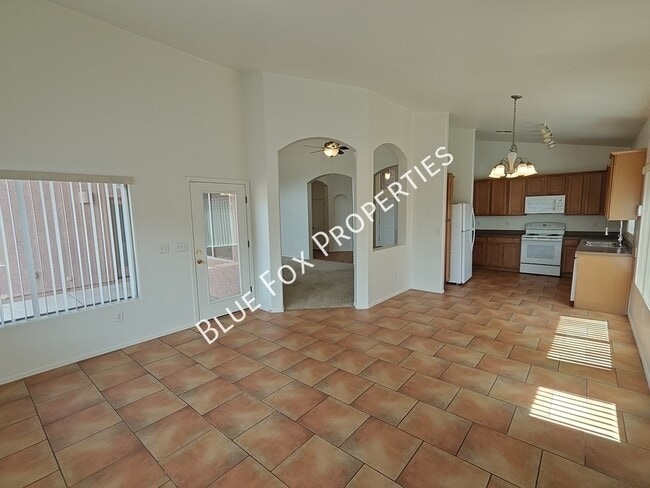 Building Photo - 5322 W Olivine Dr