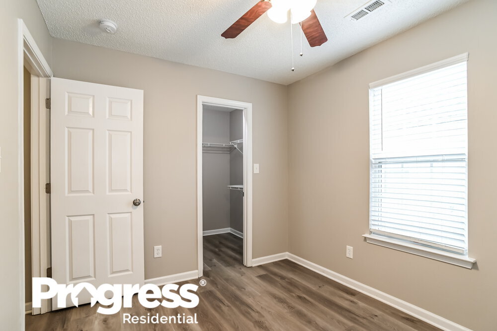 Building Photo - 5720 Shining Oak Ln