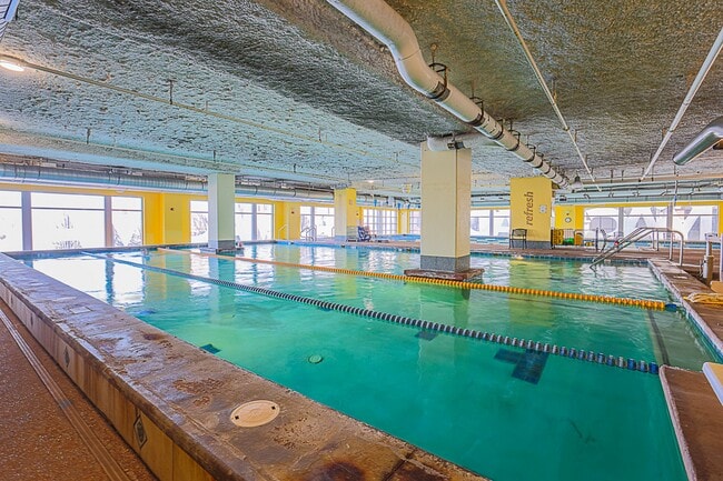 Building Photo - 675 S President St