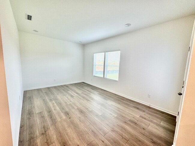 Building Photo - BRAND NEW 4BD/2.5 BATH HOUSE - KENSINGTON ...