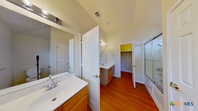 Building Photo - 102 Hersee Ct