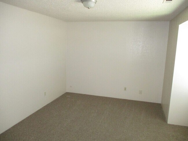 Building Photo - 36-2-1