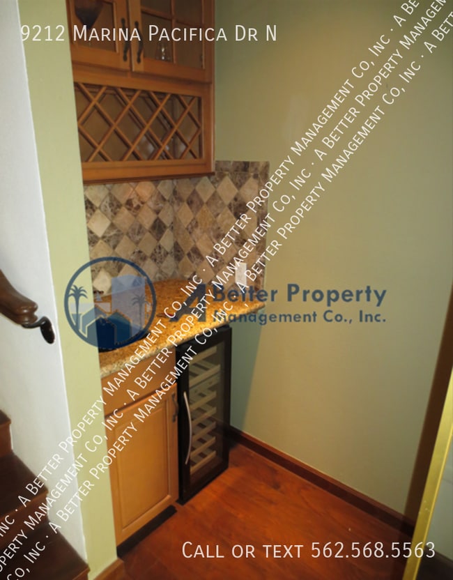 Building Photo - 9212 Marina Pacifica Dr N