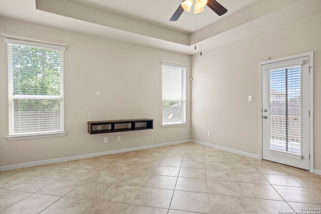 Building Photo - 307 Limestone Creek